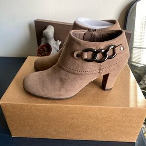 Elegant Brown Ankle Boots